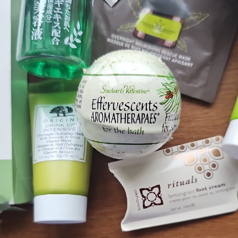 New Quiet Luxury Self Care Bath & Skincare Set Bath Bomb Candle Face Mask Foot - Picture 3 of 13
